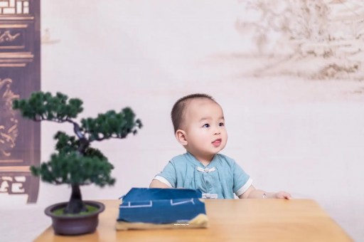 黑河宝宝半夜吐了怎么回事 黑河宝宝半夜吐了怎么回事